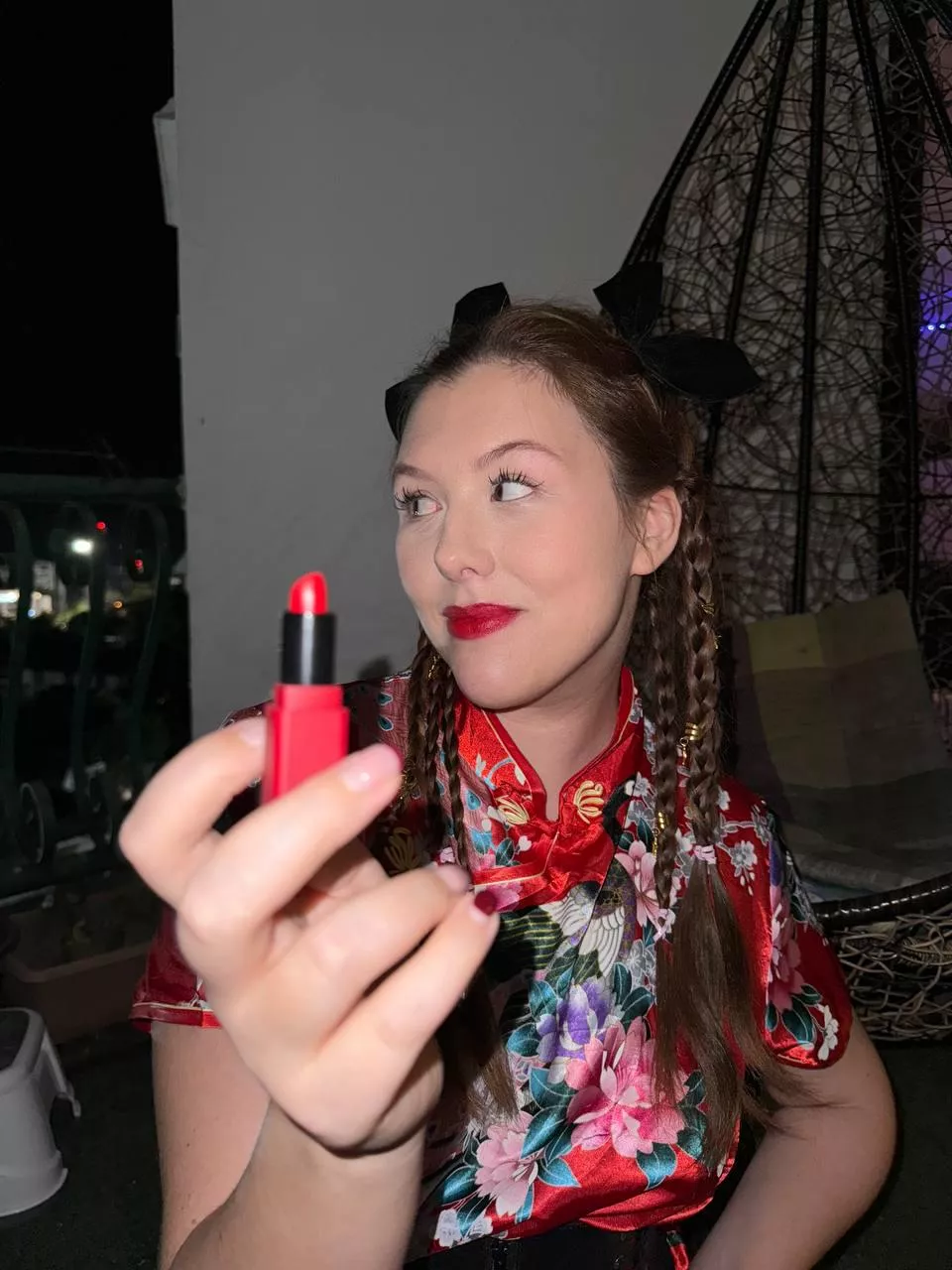 let me do makeup for you