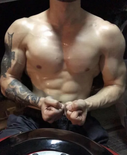 Looking for a front seat rider on this motorcycle that I can fuck while driving 🥰🥰