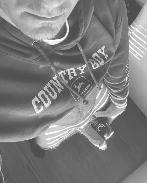 [m] 6’3”. Just hanging out this morning.