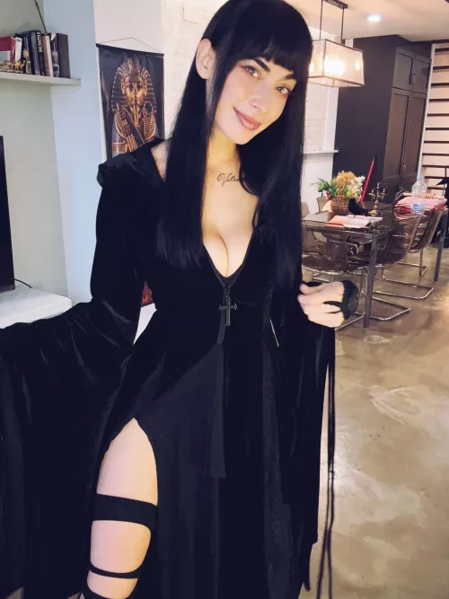 Me [Dark Cosplay Witch]