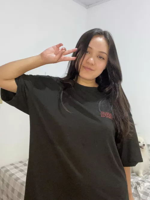 My 18yo body needs some attention, cum and take this shirt off