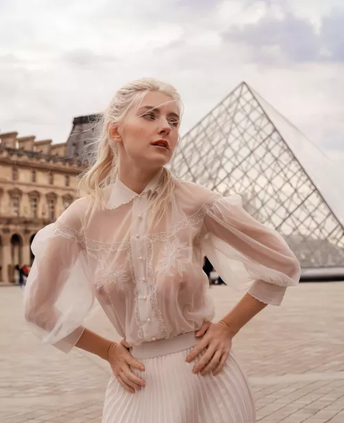 Passing men clearly like my shirt