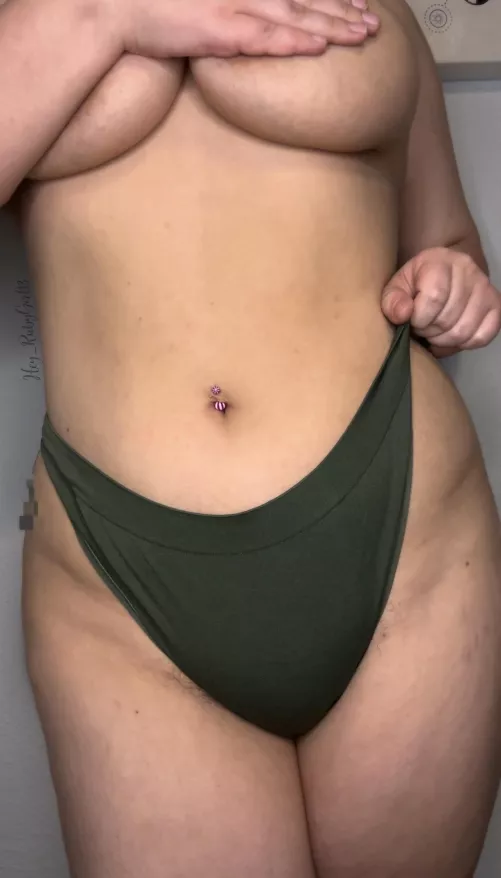 [Selling] This green thong is so soft 🌿 You need to feel it yourself. Vacuum sealed, proof of wear pics, & free [US] shipping