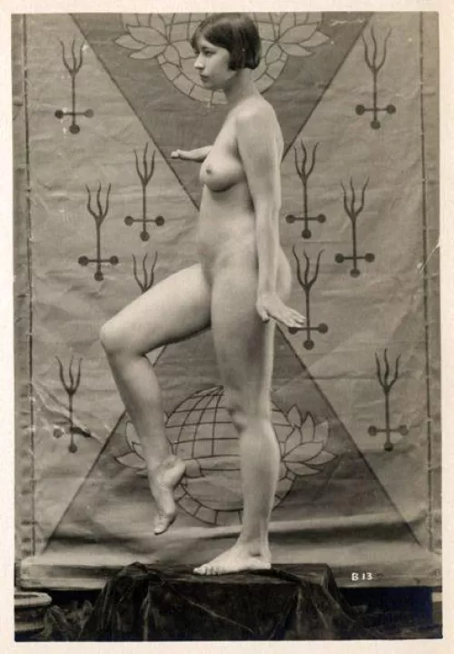 Showgirl Renee Adore'e