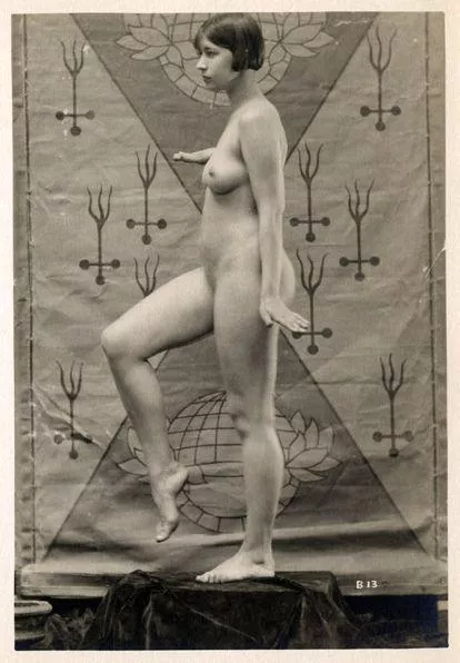 Showgirl Renee Adore'e