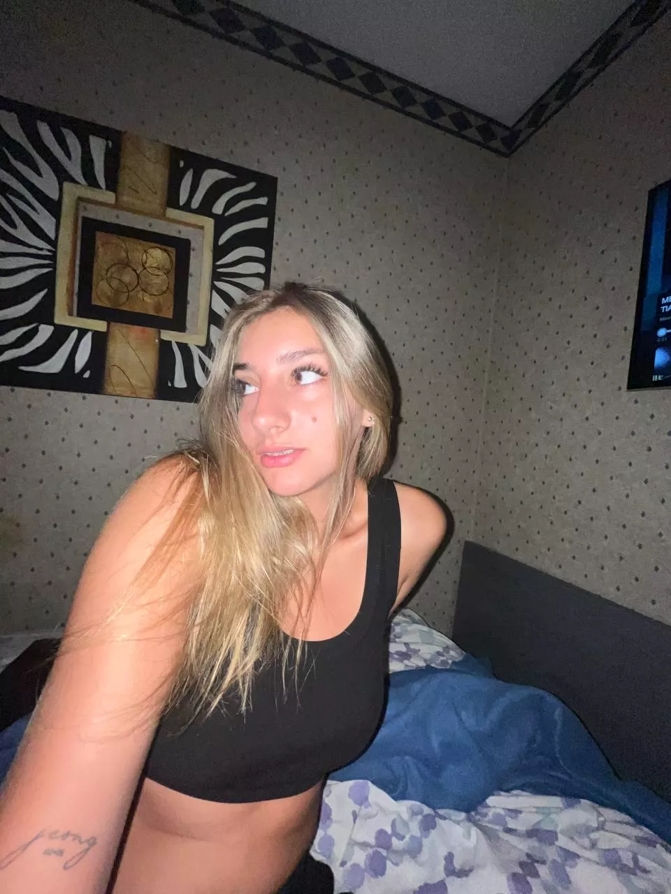 Tell me does my 18yo body in this get you hard