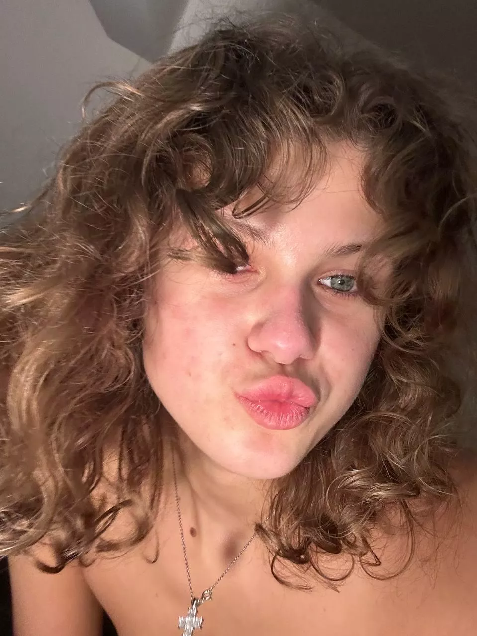 Where you gonna finish, in my mouth or all over my face ?