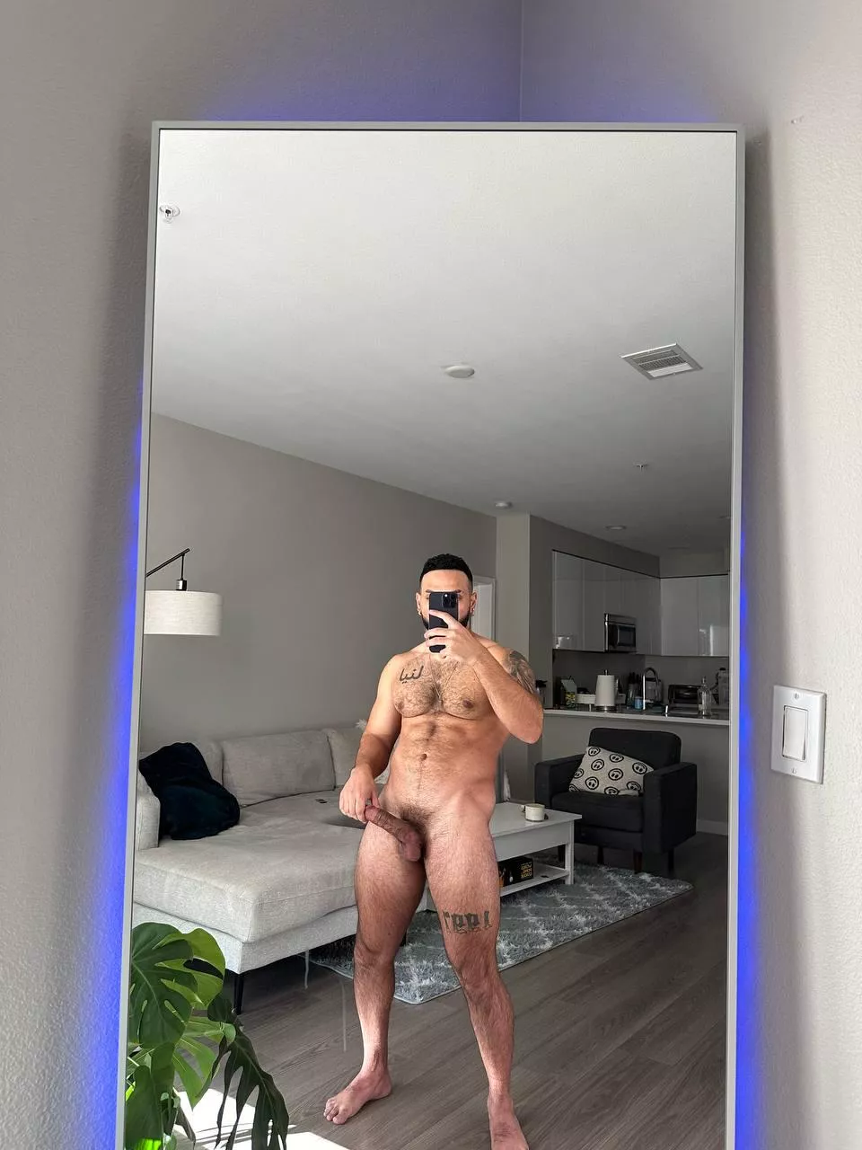 Who here likes hairy Daddy bods?