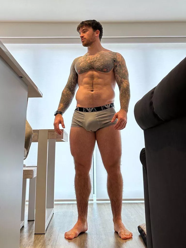 Workout or go back to bed? 👀