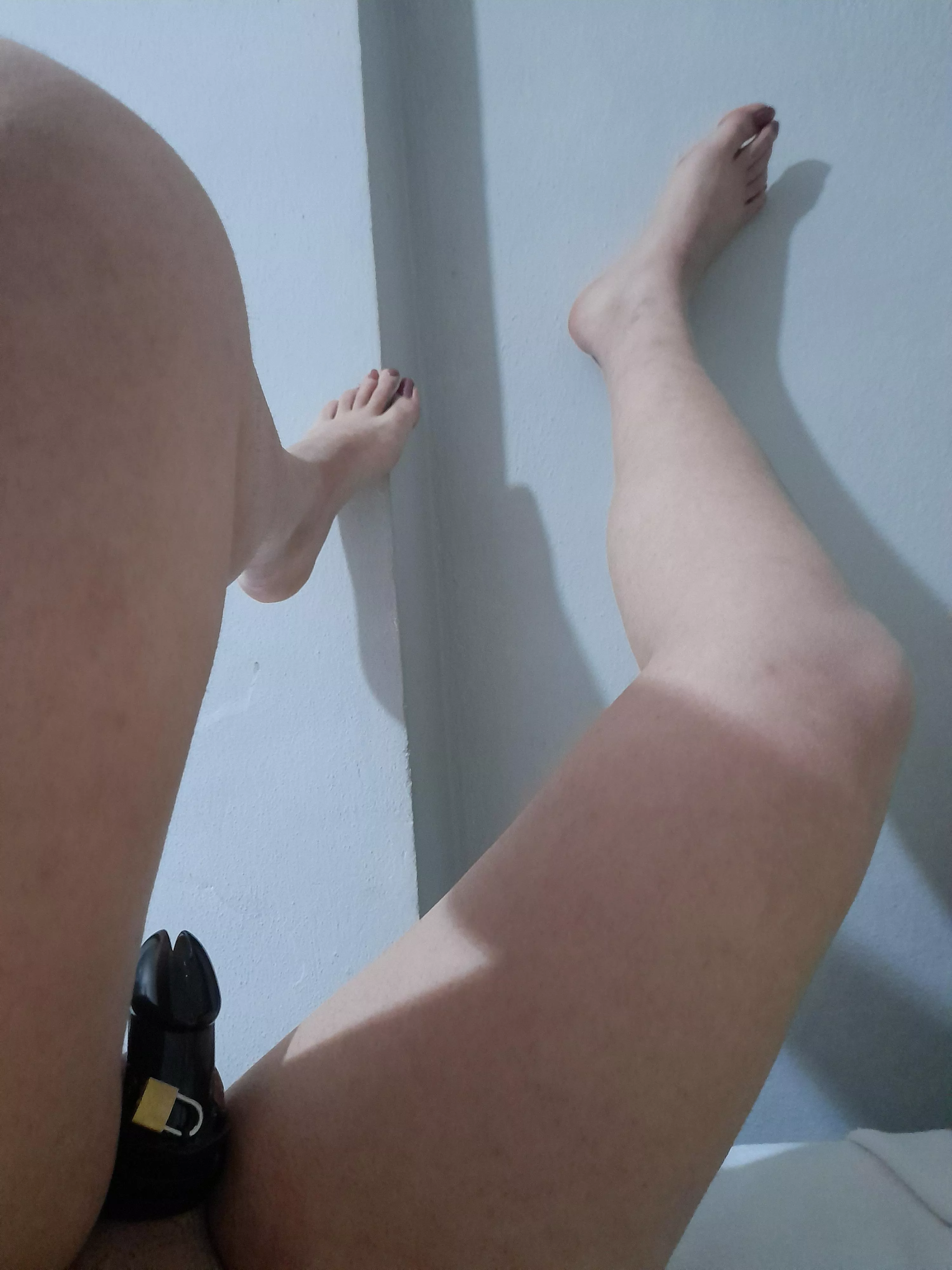 Would you skip work and play me all day long 😈💋