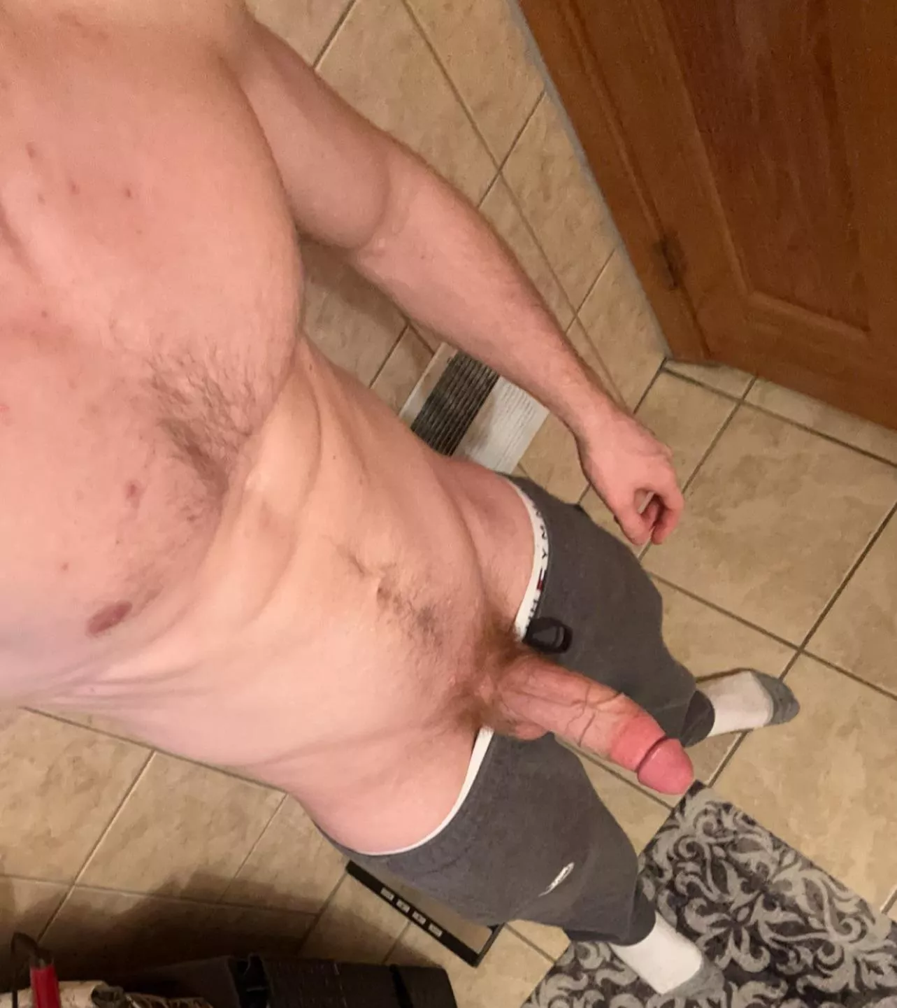 23 pm me if you’re hung. 23 pm me if you’re hung.