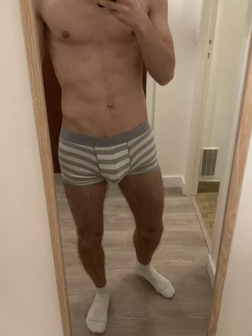 28 slim/fit and hung dm for snap