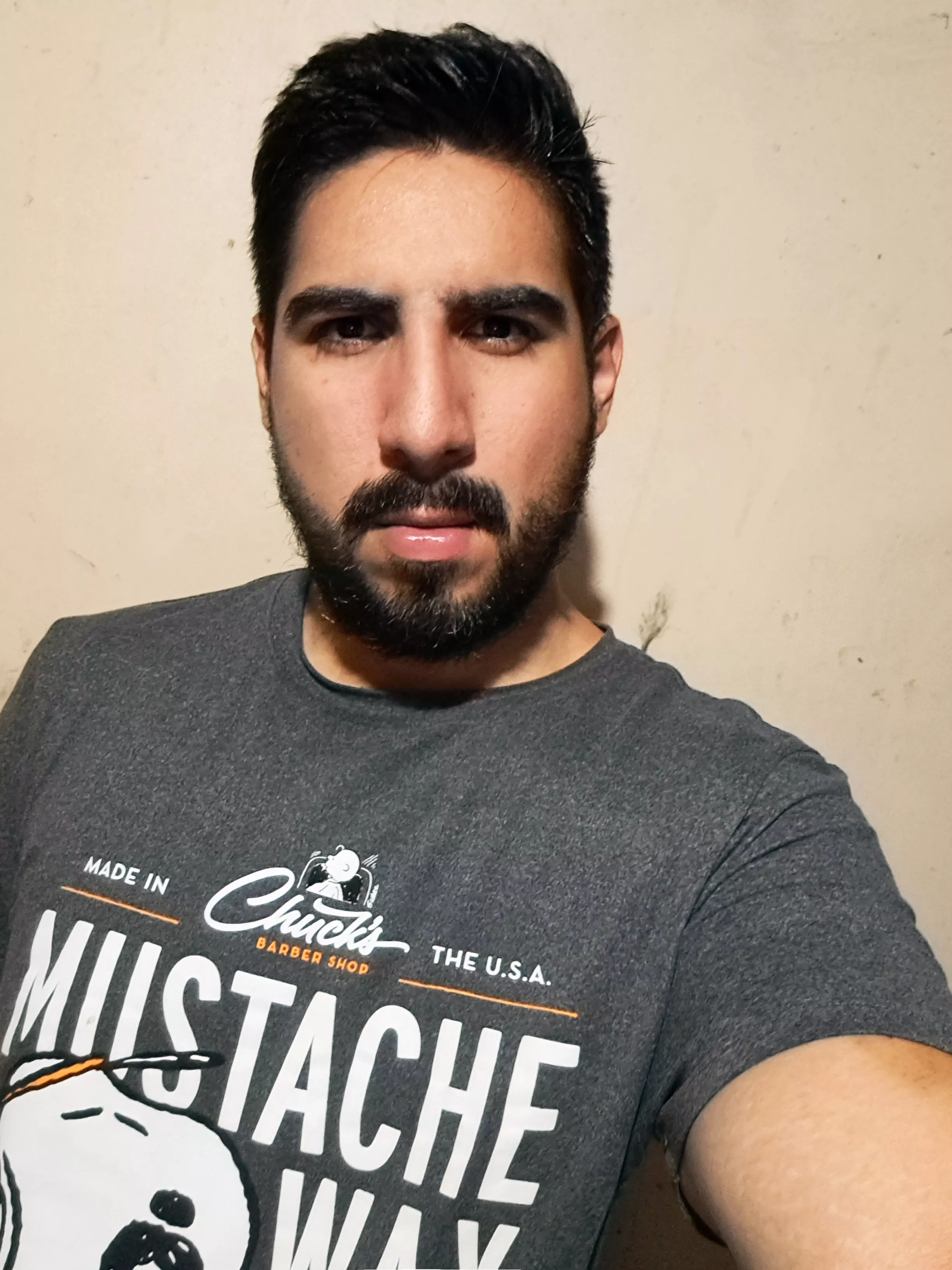 30M Looking for friends around my age to play and talk with. Please be nice and send PM :)