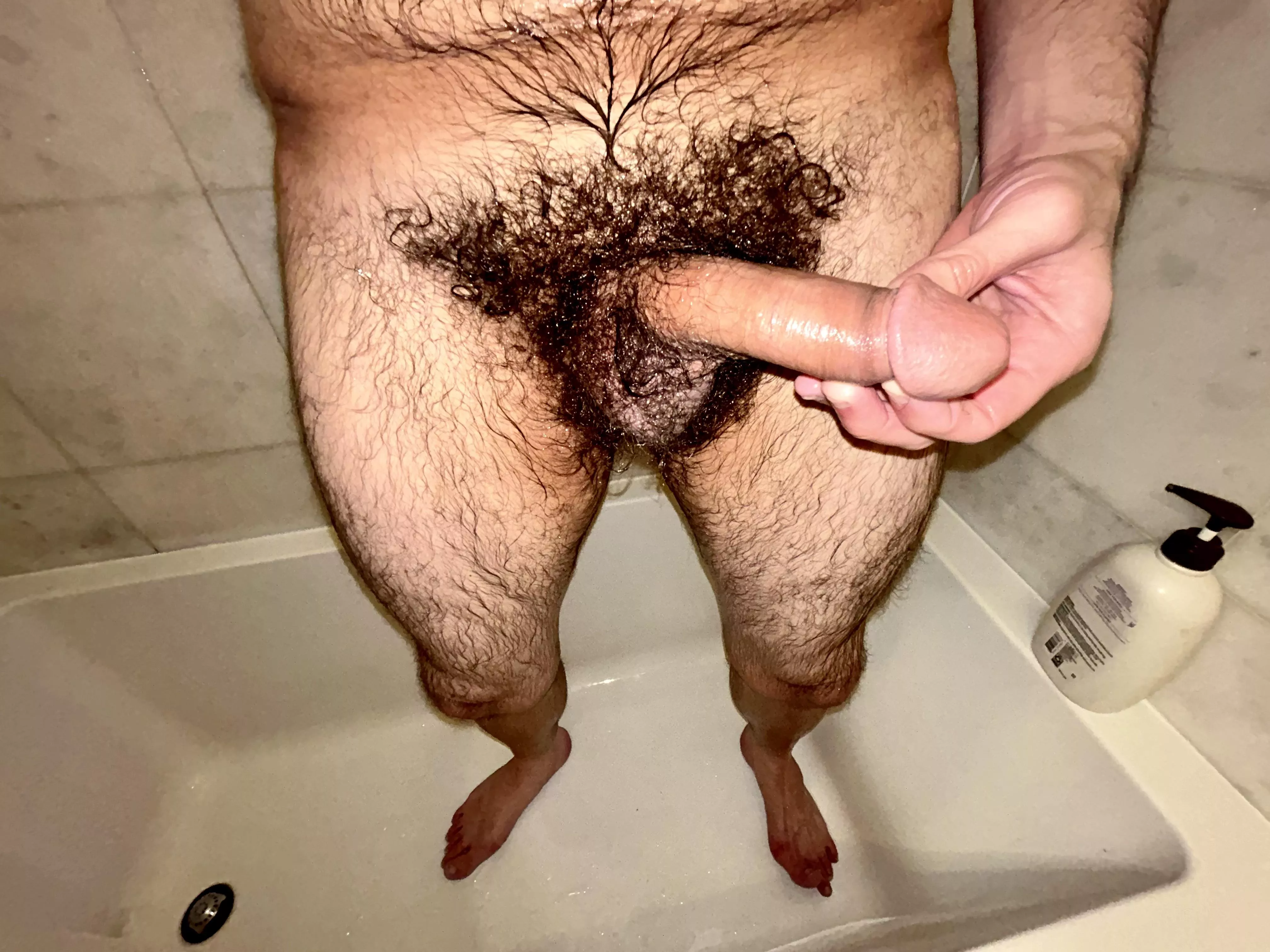 32 Bi. First time taking photos in the shower haha.