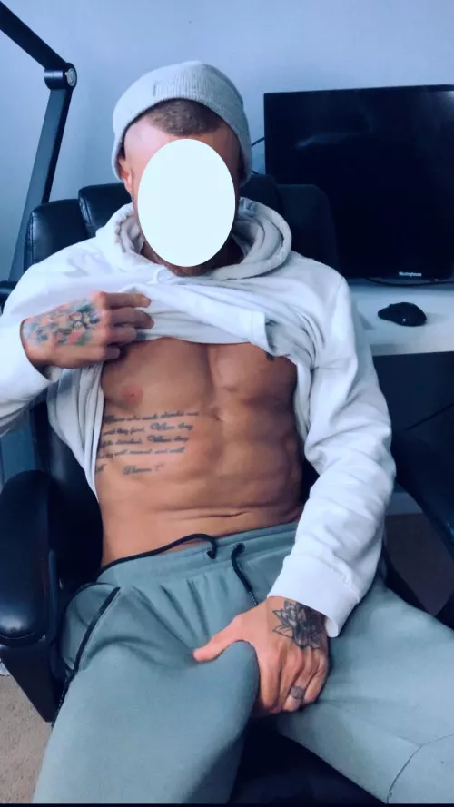 (38) Where do your eyes go first?