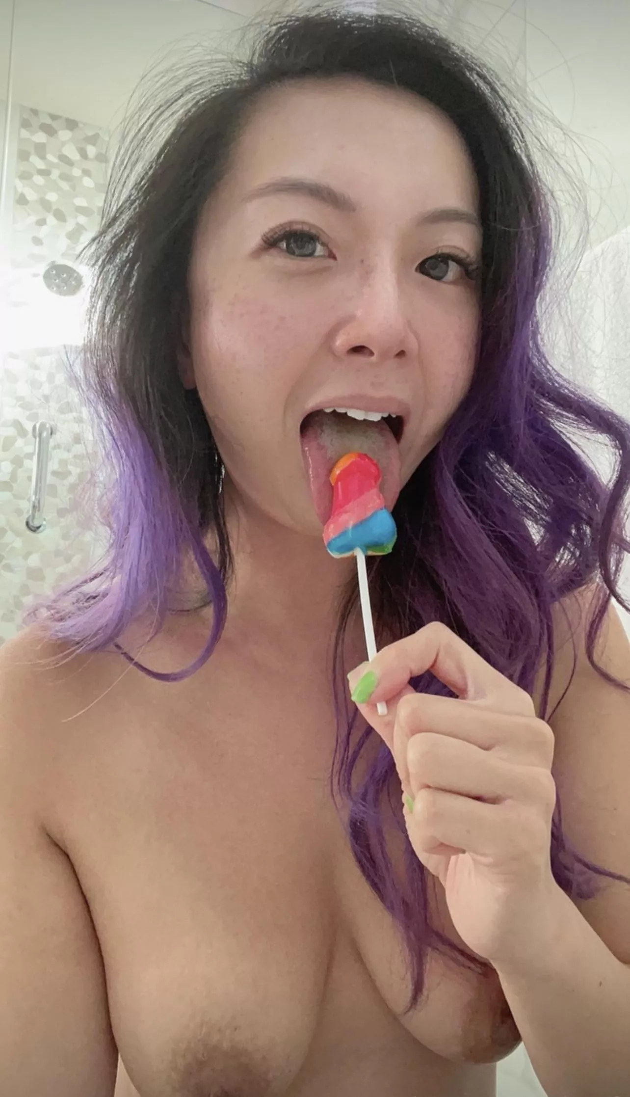 Born in 1985 and absolutely still fuckable