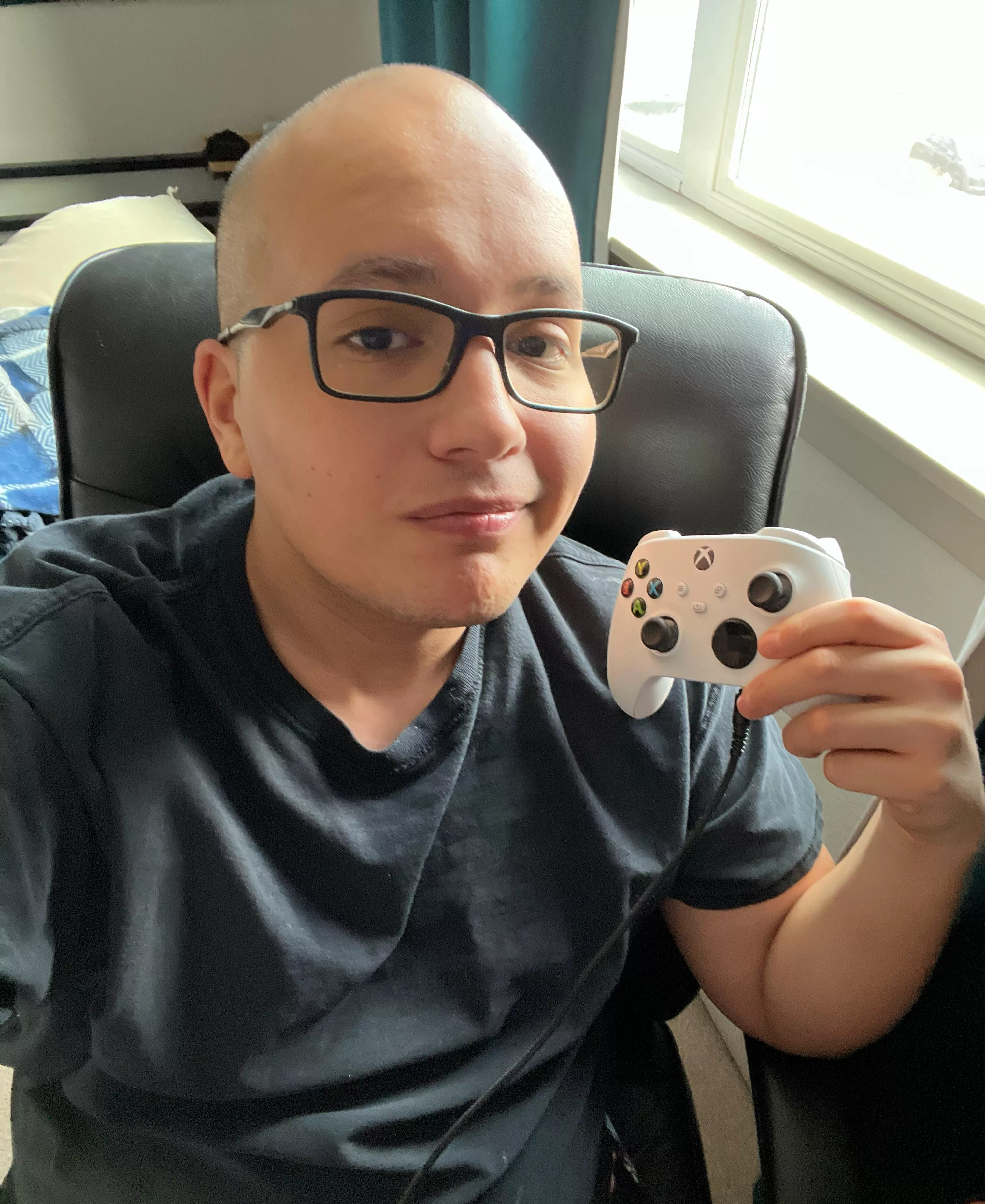 ‘Bout to hop on and play Fortnite, who’s down to join..