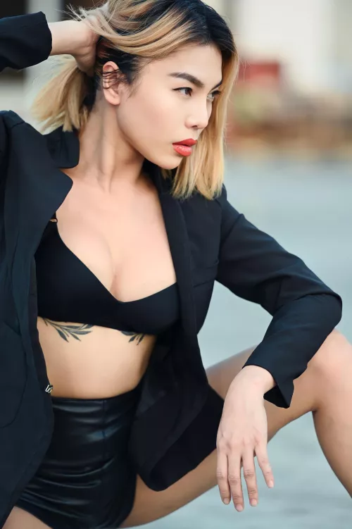 Can you handle the beauty of these mesmerizing Asian ? 🤩