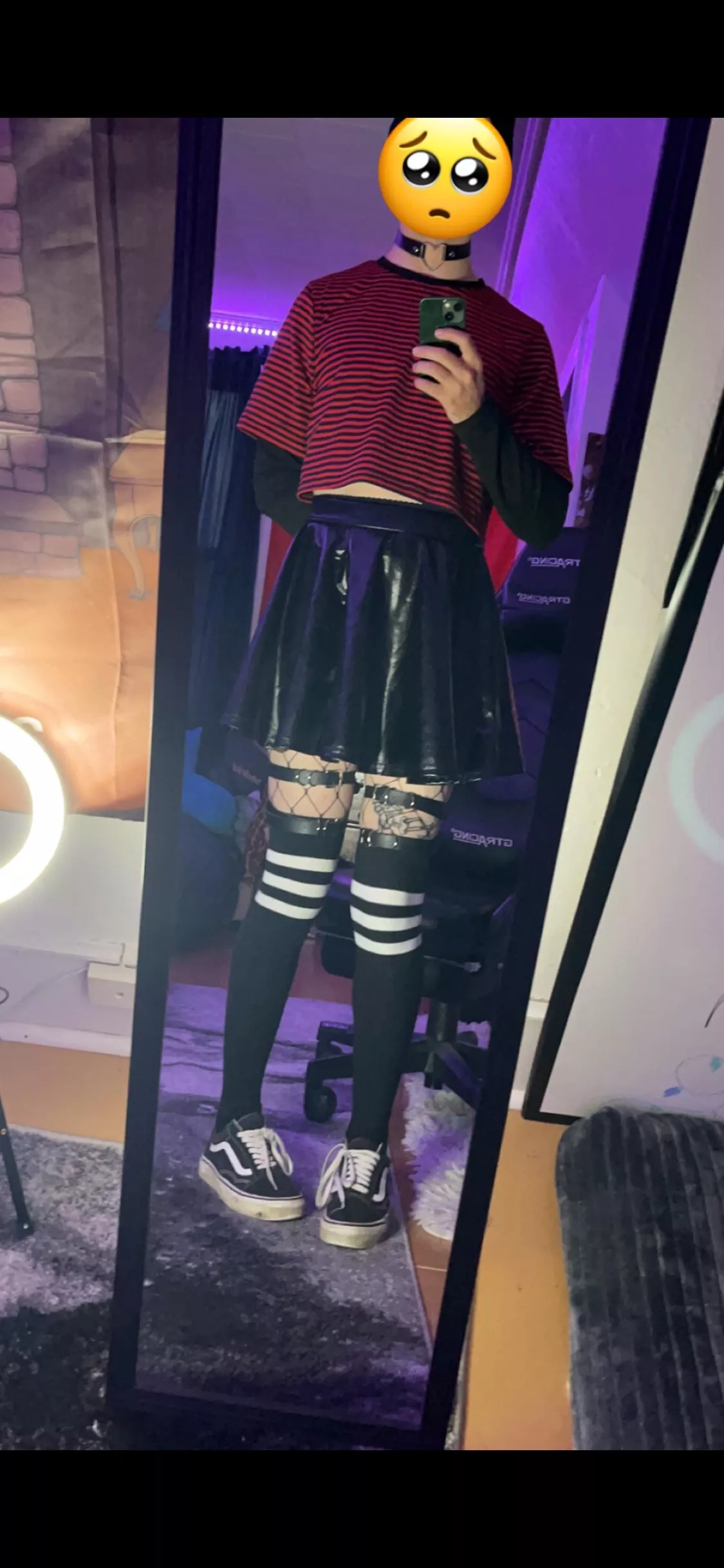 Can’t sleep must wear skirt