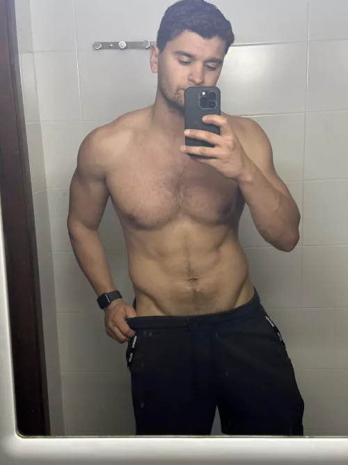 Checking my V, How do you see it?😏