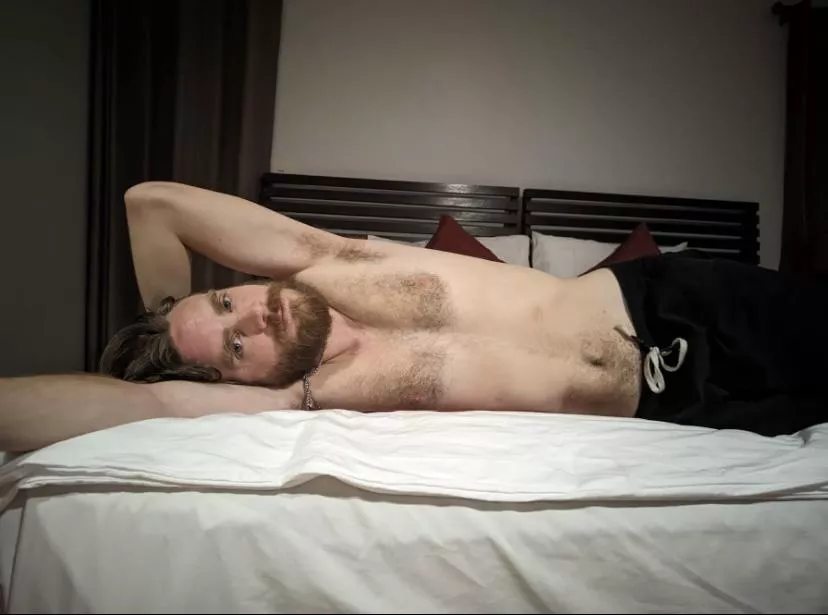 come lie down with me 😚