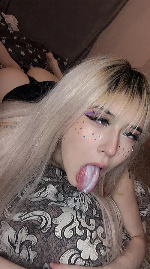 Come on, show my ass who's boss... give me a spanking