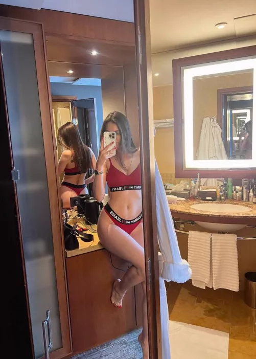 Come play in the water with me!