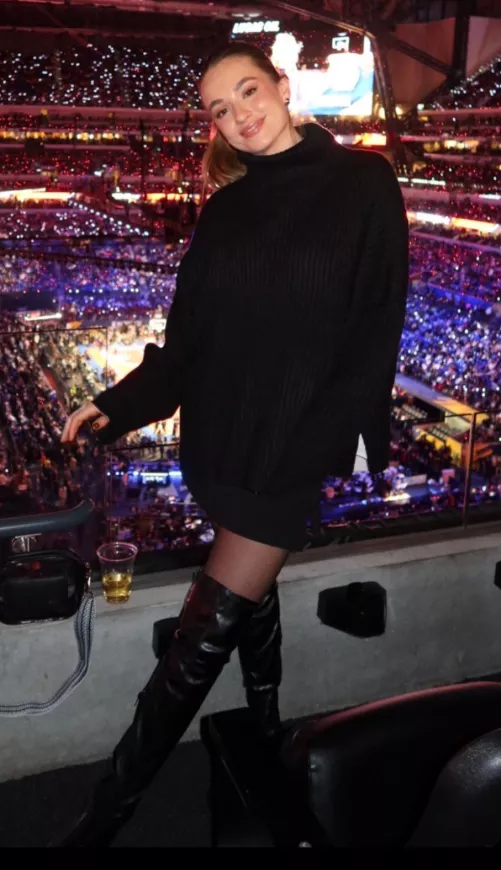 damn she’s so fine