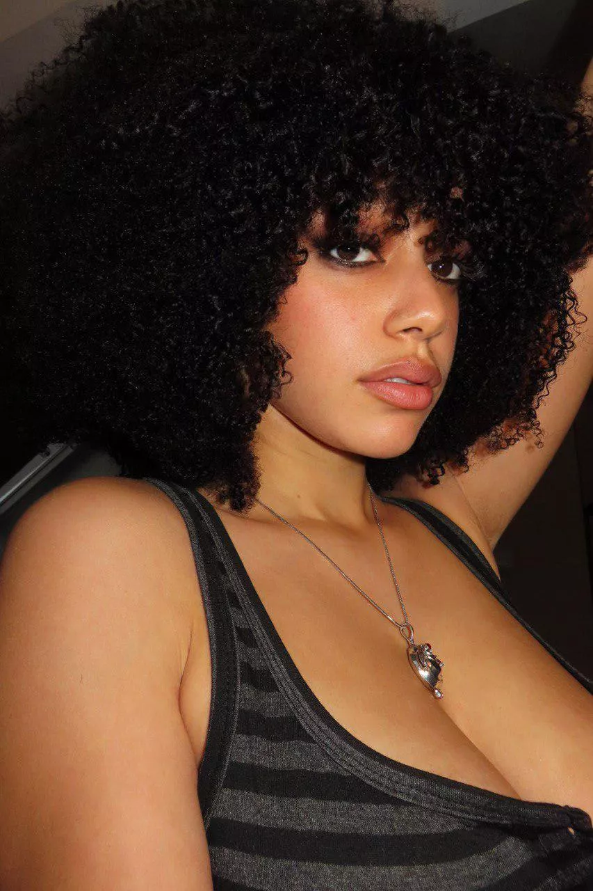 Hey I wanna get laid any volunteers