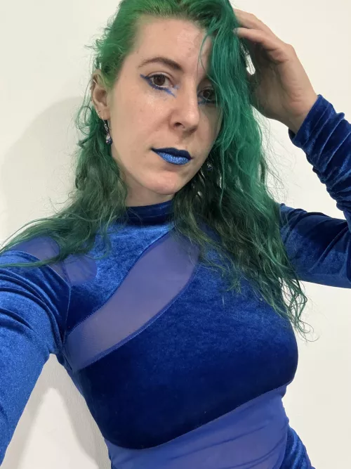 Hot in mesh and velvet