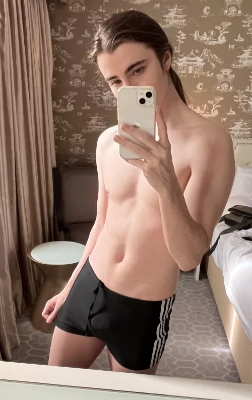 How do you feel about sporty twinks?