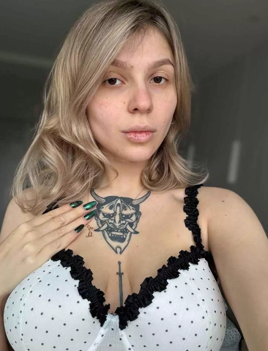 How do you like my fresh manicure