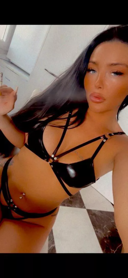 How’s your Saturday night? Better now seeing my perfect smoking?