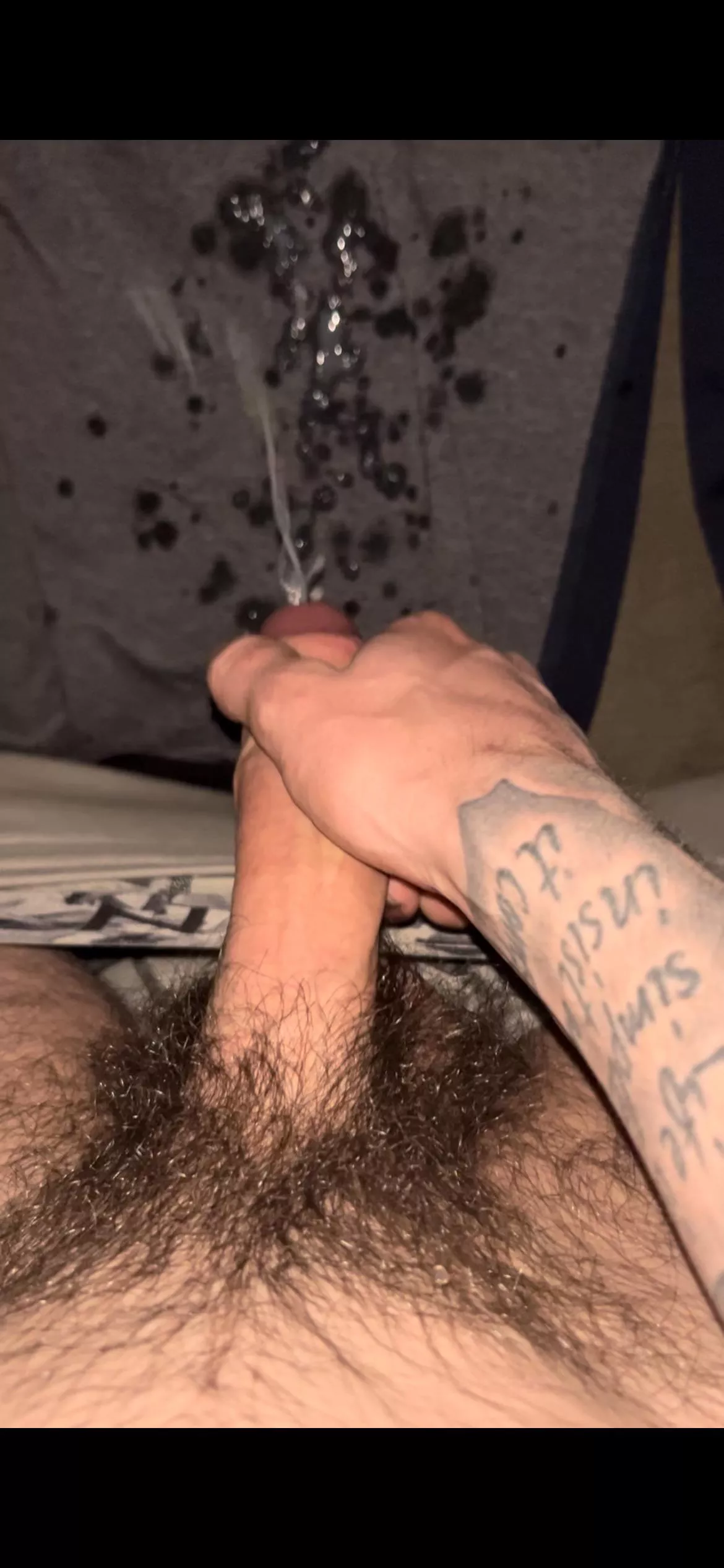 I blow huge thick loads every time I cum💦💦