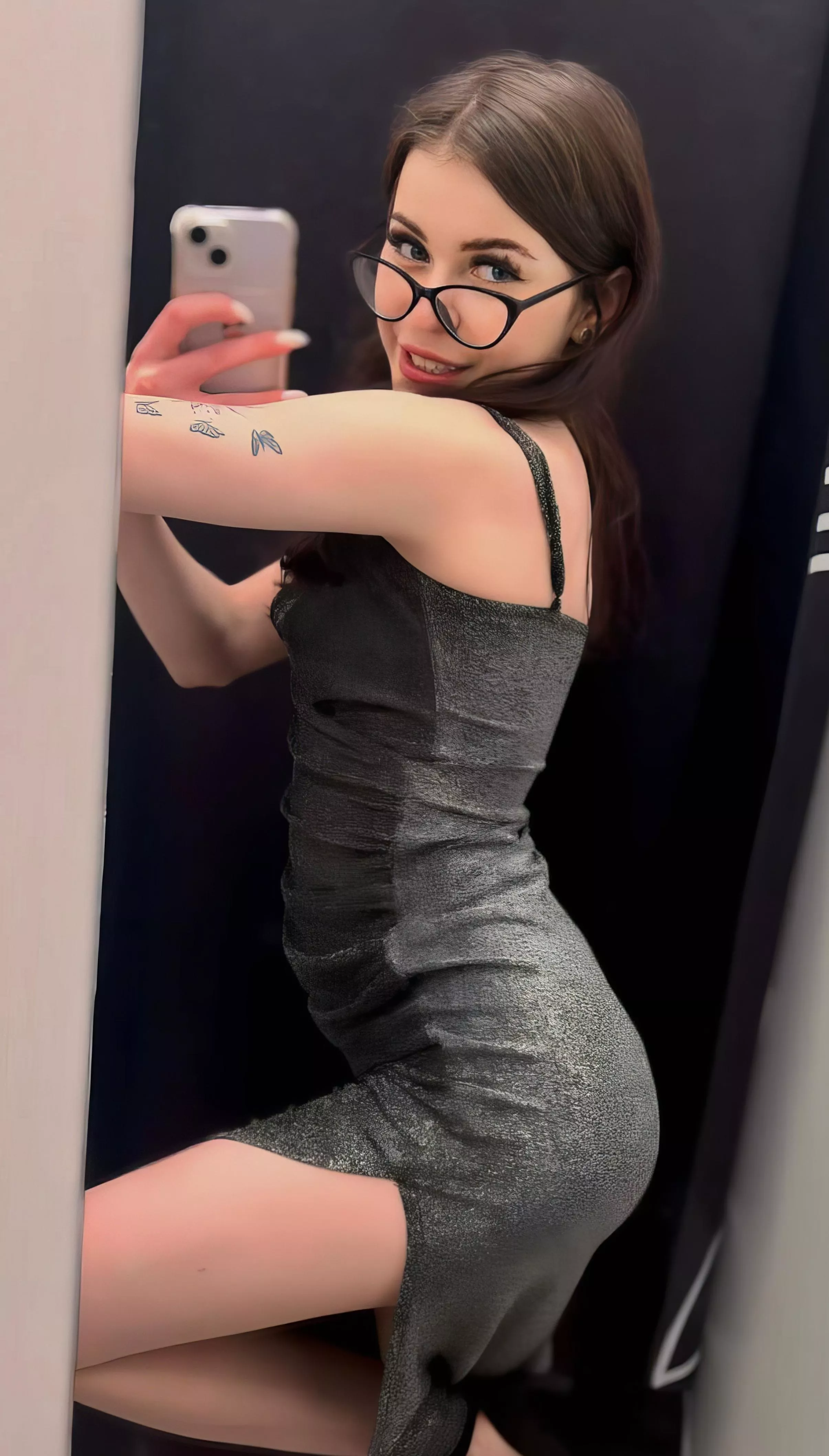 I choose a dress to please you