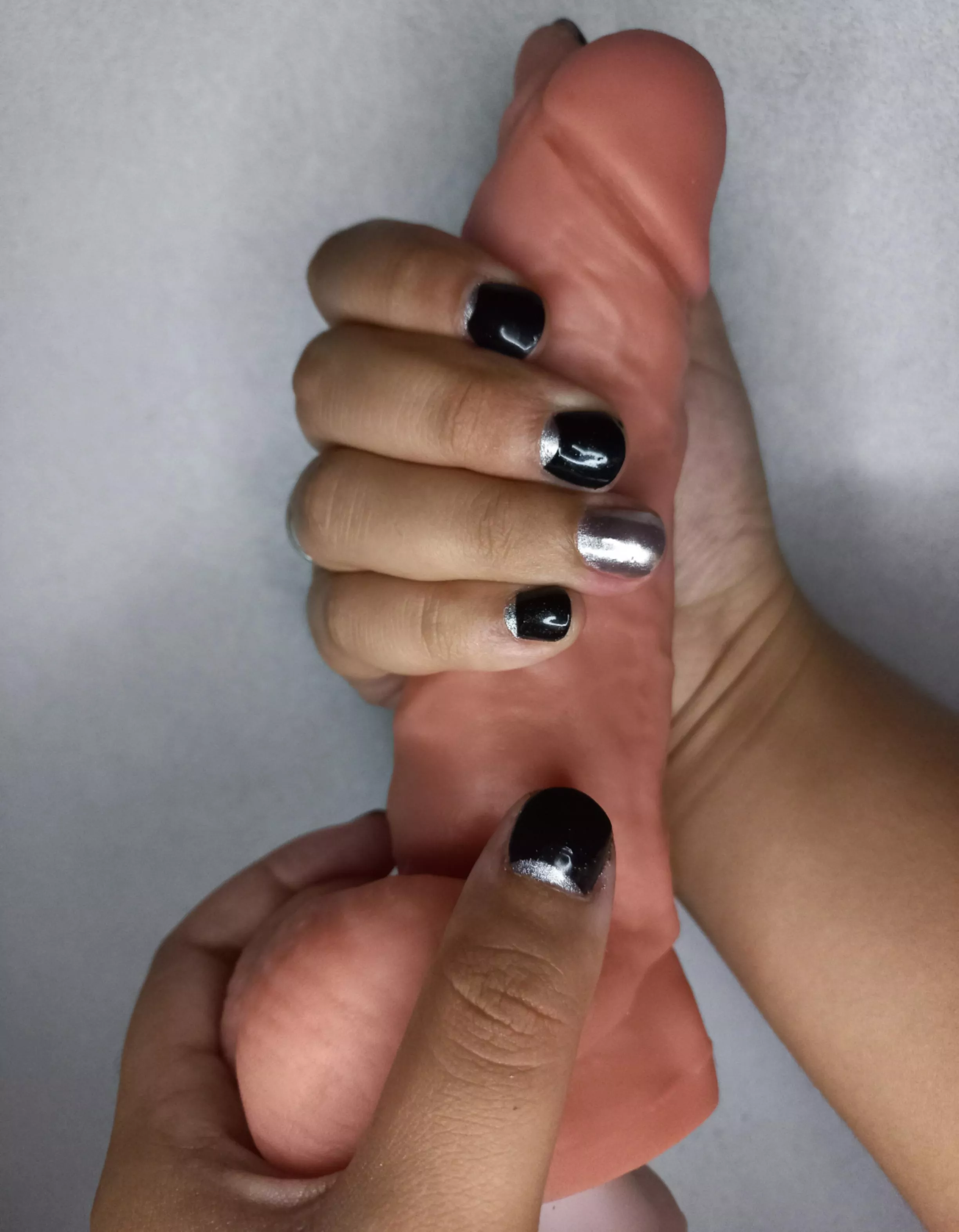 I got my nails done today, do you like how I'm looking?
