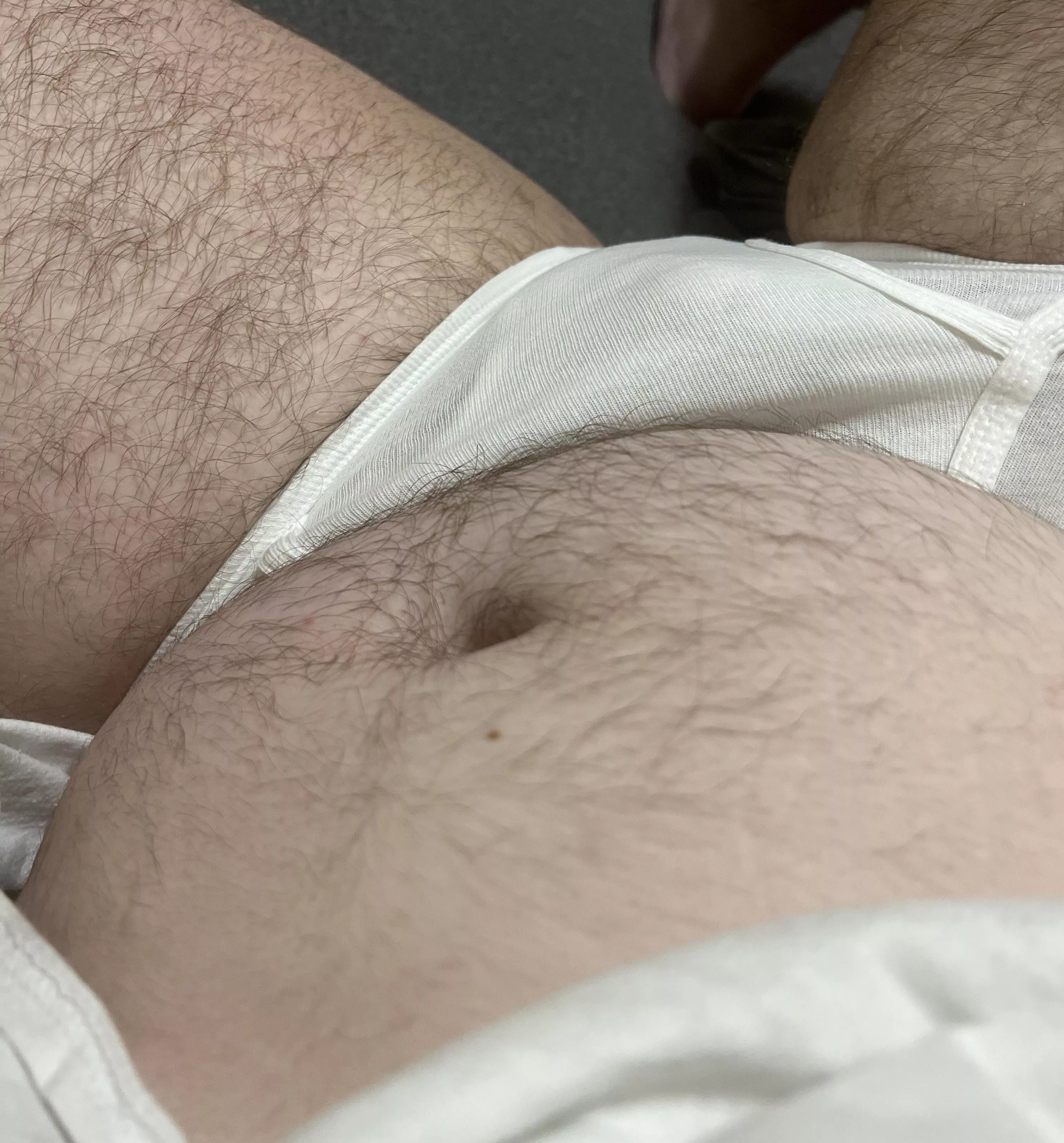i have absolutely no desire to get out of bed, but every desire to show off my bulge and belly 😉