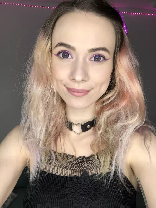 I love black collars