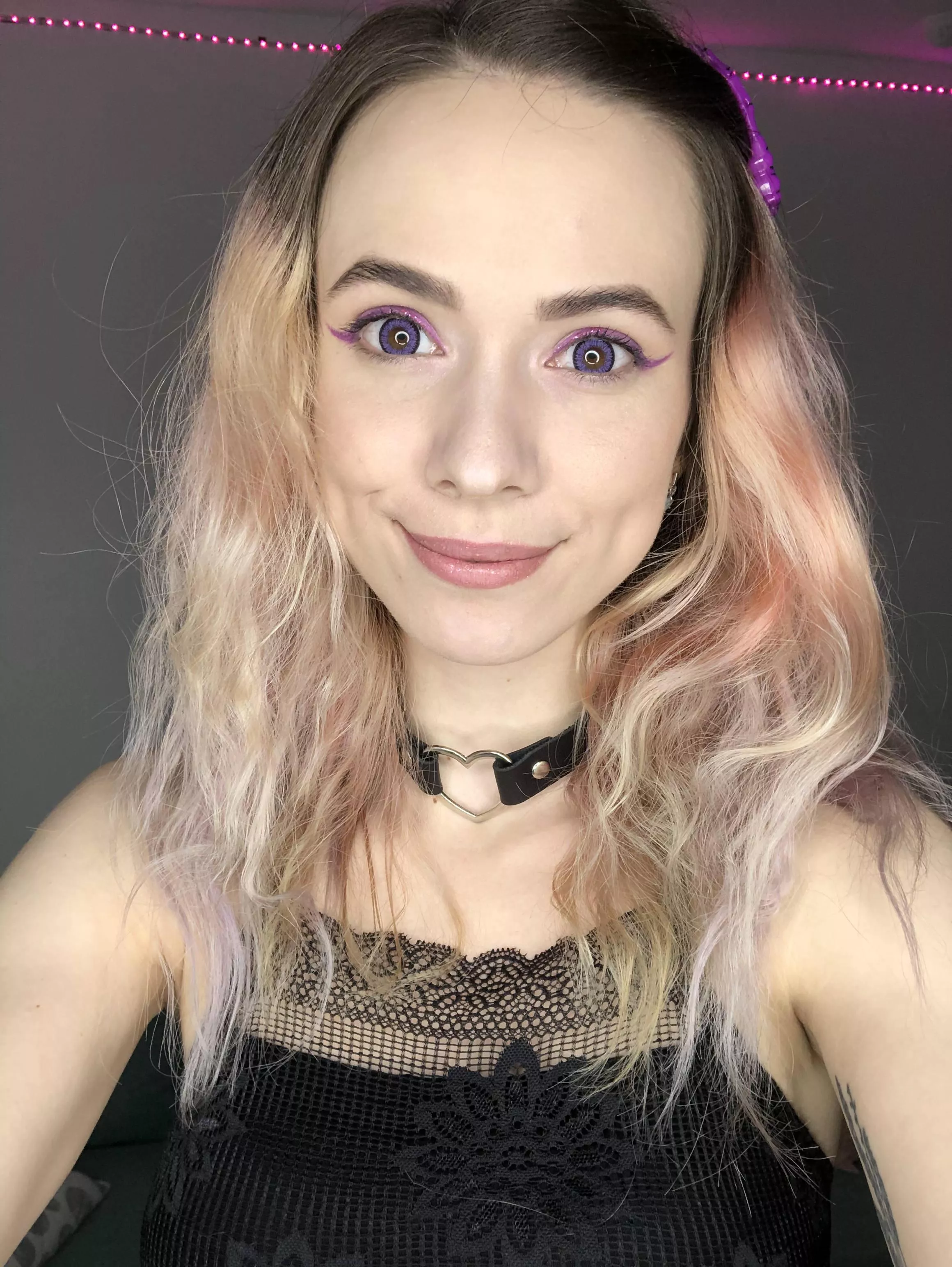 I love black collars