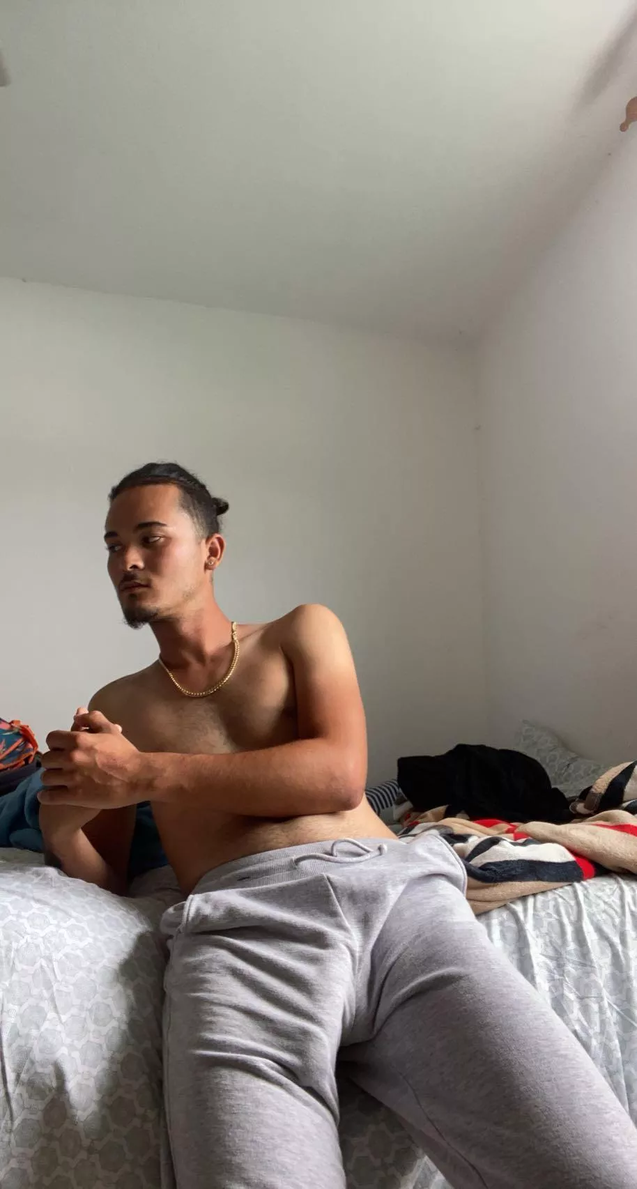 I love these sweatpants 