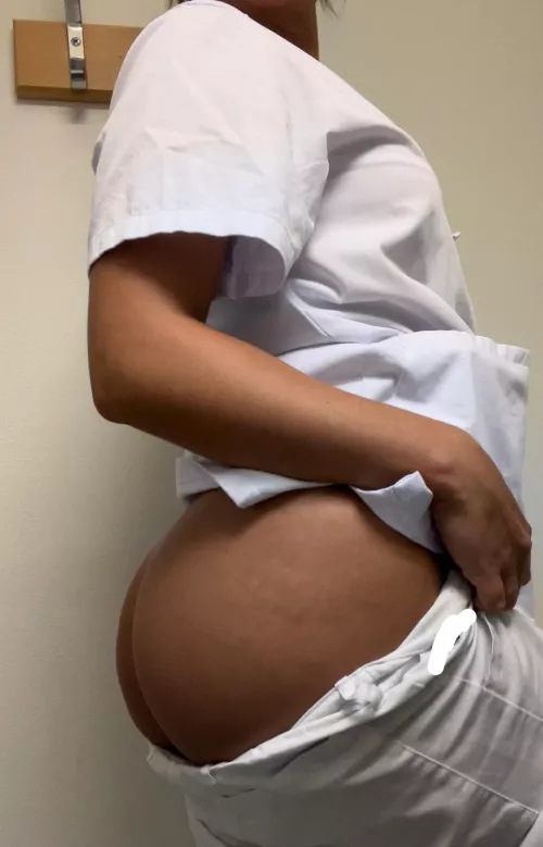 I was wayy to horny to get on shift tonight 🙈 had to come to reddit ❤️‍🔥🚑 talk to me