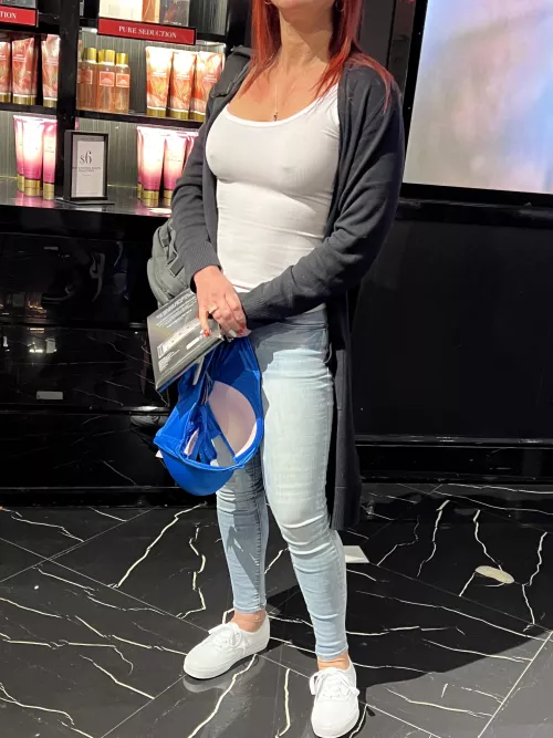 Is it weird being n Victoria Secret buying bras when I usually never wear one…