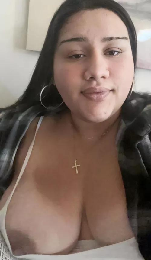 Just got home. A lil drunk, a lil sleepy, but feeling very good 😇