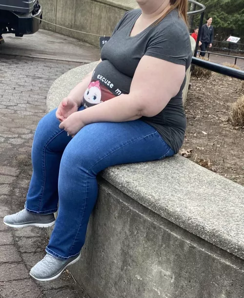 Looking massive at 31 weeks pregnant and loving it