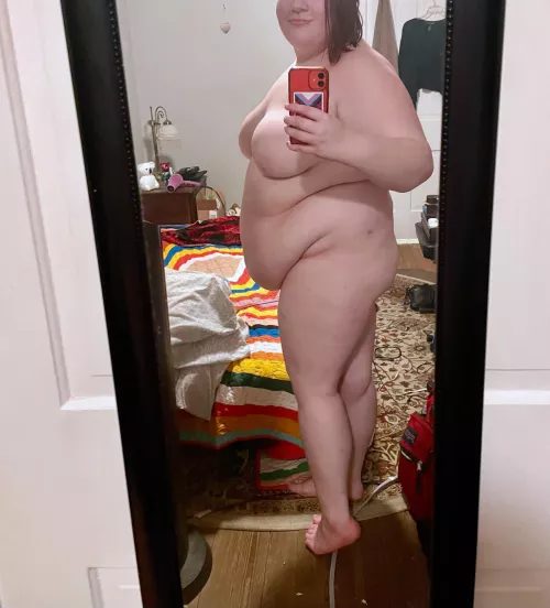 loving the idea of being pinned down on a bed or pushed against a wall lately🤭💖