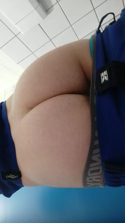 My butt is always in the way🍑 smh