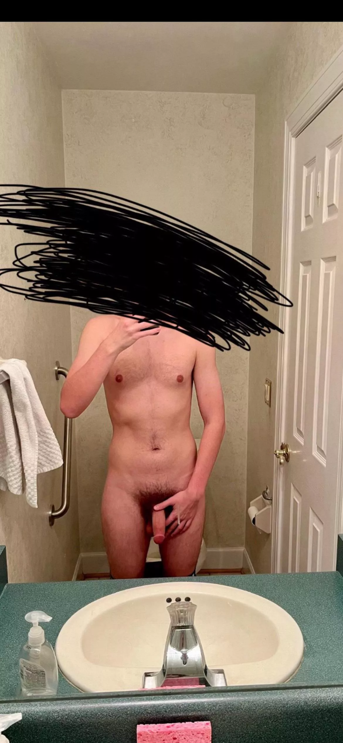 Newley 21(m) new to this stuff and not really a fan of my body. What’s your honest opinion?