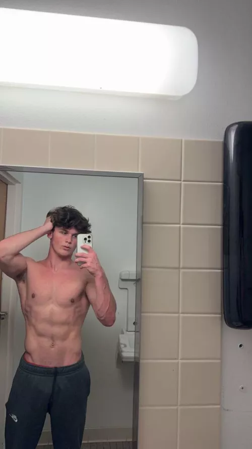 One pit out next comes off my clothes 😏