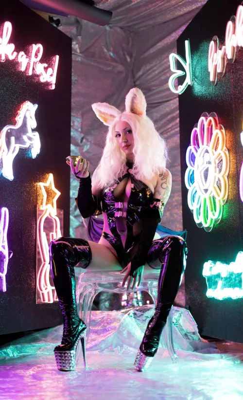 Rouge the Bat by OwldollyCos 