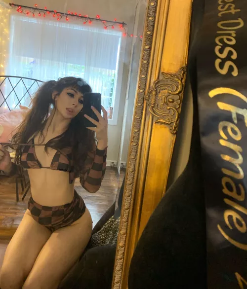 smol and waiting for u to come over for a game of chess